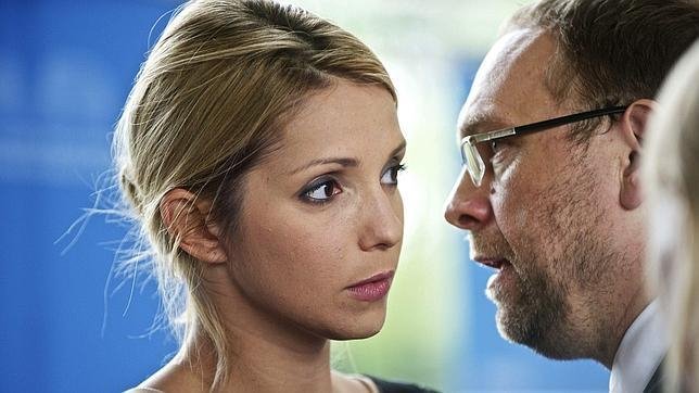 Ευγενία Τιμοσένκο, η όμορφη ξανθιά κόρη της πρώην Πρωθυπουργού της Ουκρανίας, που παίζει τους Ευρωπαίους ηγέτες στα δάχτυλα [εικόνες] | iefimerida.gr 13