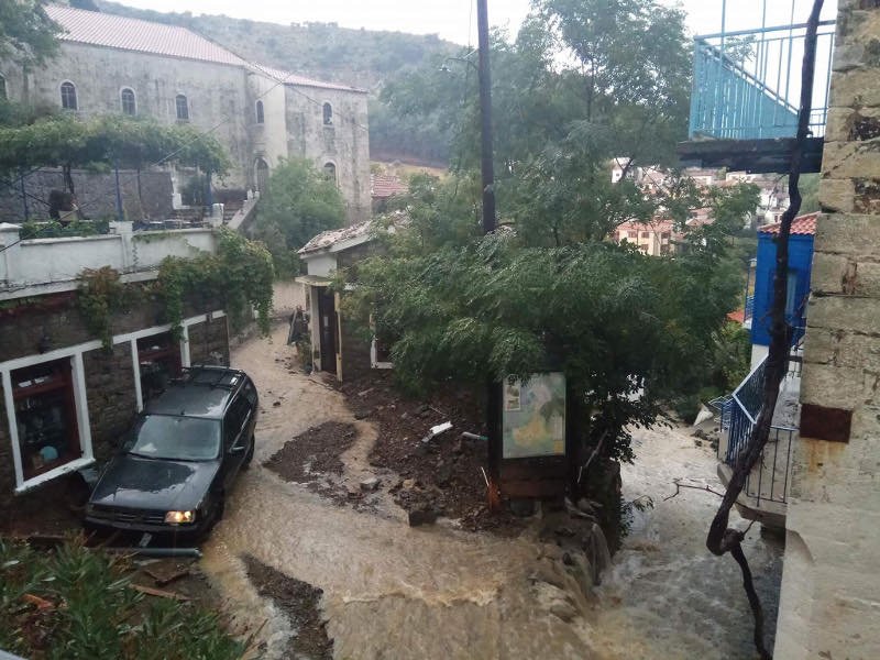 Ανυπολόγιστες ζημιές από την καταιγίδα στη Σαμοθράκη -Πλημμύρισαν το Κέντρο Υγείας και το Δημαρχείο [εικόνες & βίντεο] | iefimerida.gr 0