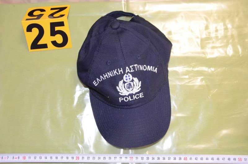 Οπλα, πυρομαχικά και 2 στολές αστυνομικών -Οσα βρέθηκαν στο σπίτι του εκτελεστή του Ζαφειρόπουλου [εικόνες] | iefimerida.gr 6