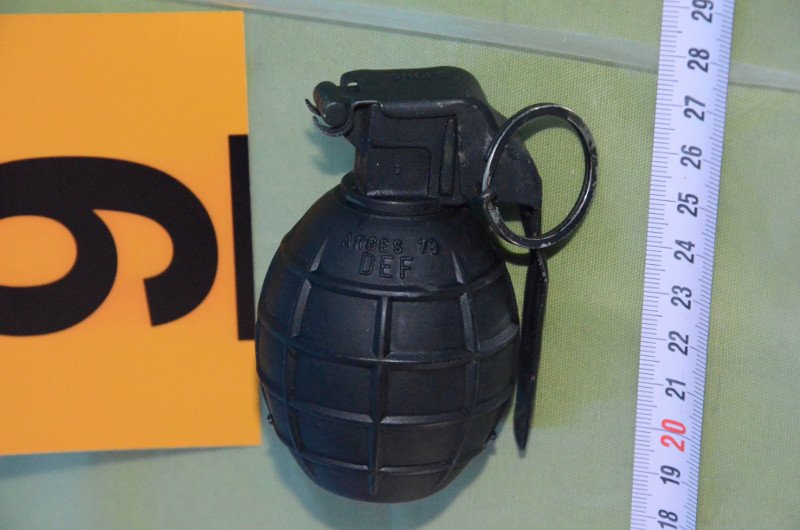 Οπλα, πυρομαχικά και 2 στολές αστυνομικών -Οσα βρέθηκαν στο σπίτι του εκτελεστή του Ζαφειρόπουλου [εικόνες] | iefimerida.gr 2