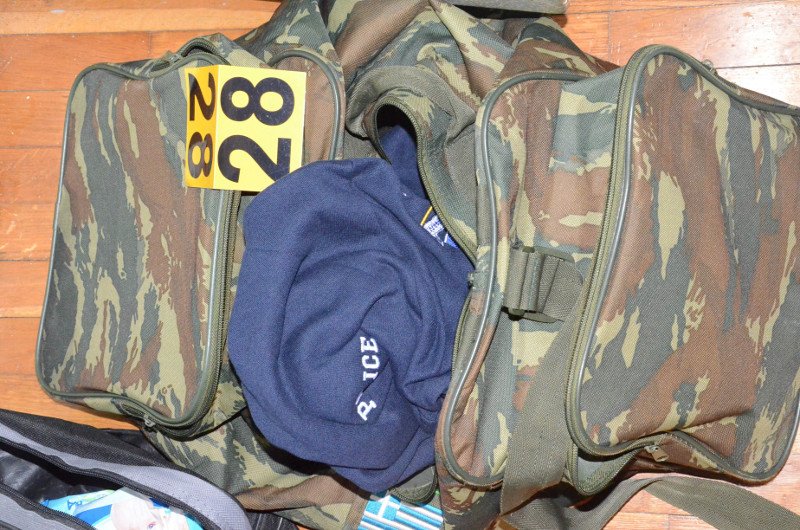 Οπλα, πυρομαχικά και 2 στολές αστυνομικών -Οσα βρέθηκαν στο σπίτι του εκτελεστή του Ζαφειρόπουλου [εικόνες] | iefimerida.gr 7