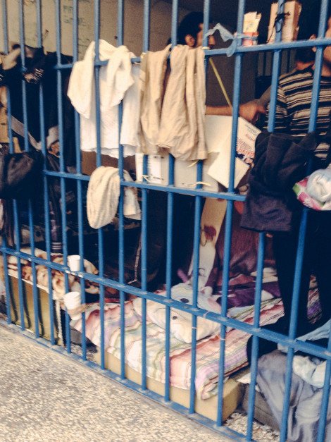 Οδοιπορικό σοκ στο άβατο των κέντρων κράτησης μεταναστών στον Εβρο -Το εξευτελιστικό αποχετευτικό και τα κλουβιά με τις ανθρώπινες ψυχές [εικόνες] | iefimerida.gr 0