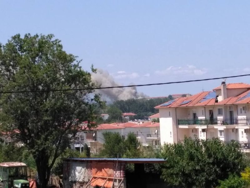 Η Πυροσβεστική σε προσπάθεια κατάσβεσης της πυρκαγιάς στο Διδυμότειχο [βίντεο] | iefimerida.gr 0