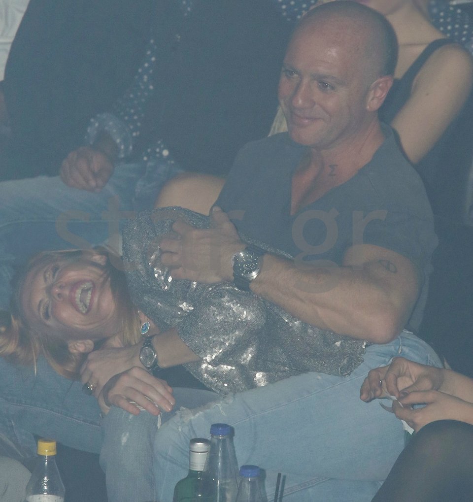 Εβελίνα Παπούλια: Παθιασμένα φιλιά με τον νέο της σύντροφο [εικόνες]  | iefimerida.gr 2