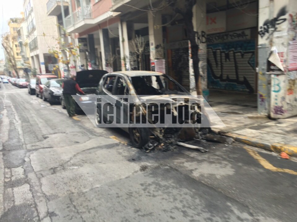 Η επόμενη ημέρα της απεργίας -Αυτά άφησαν πίσω τους οι κουκουλοφόροι στα Εξάρχεια [εικόνες] | iefimerida.gr 4