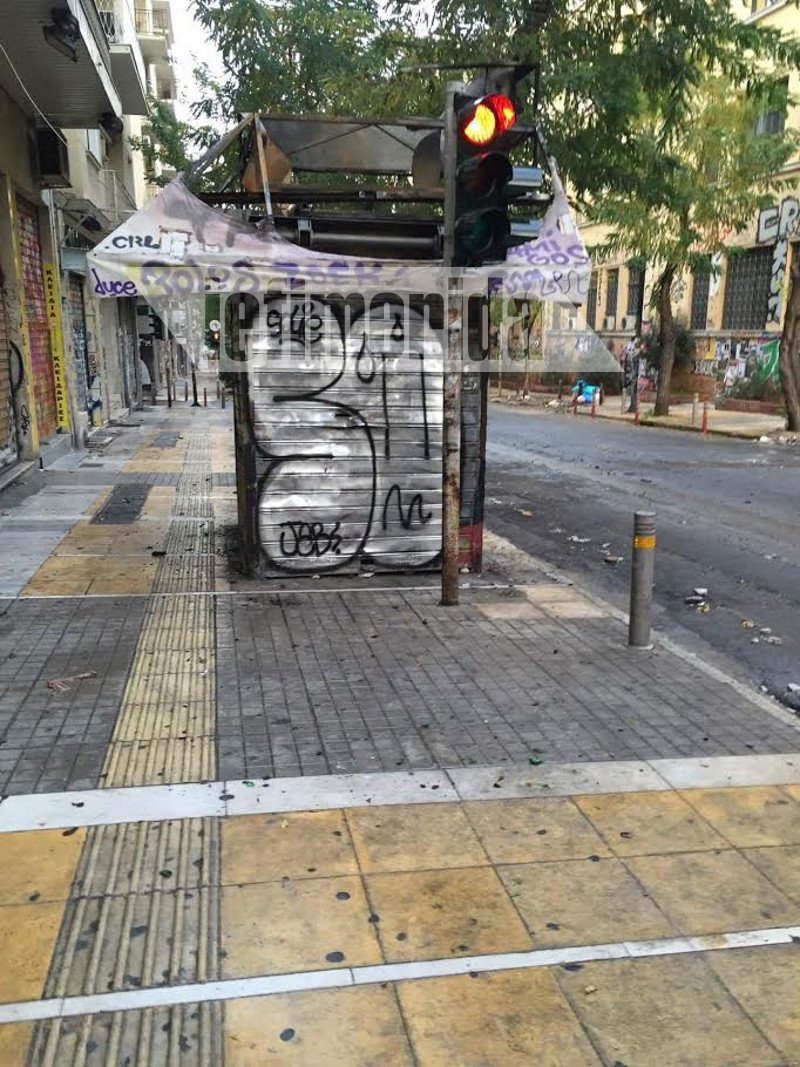 Εξάρχεια, η επόμενη ημέρα: Βομβαρδισμένο τοπίο -Αποκαΐδια και κατεστραμμένες περιουσίες [εικόνες] | iefimerida.gr 1