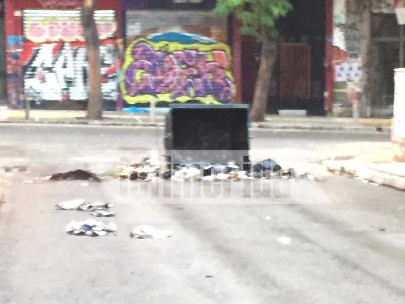 Εξάρχεια, η επόμενη ημέρα: Βομβαρδισμένο τοπίο -Αποκαΐδια και κατεστραμμένες περιουσίες [εικόνες] | iefimerida.gr 3