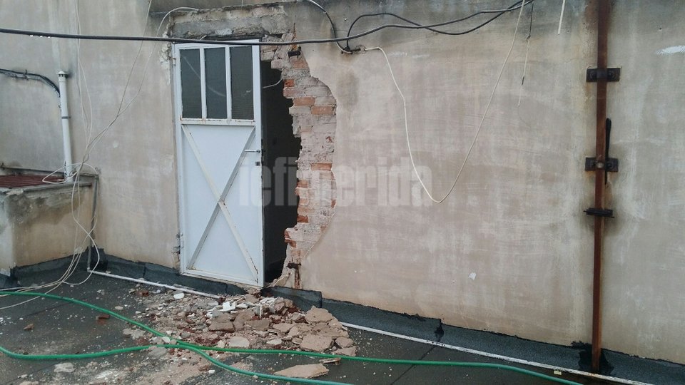  Ντοκουμέντο από τα Εξάρχεια: Ετσι εισέβαλαν στην πολυκατοικία -Γκρέμισαν τα πάντα και τσακώθηκαν στη μοιρασιά των κλοπιμαίων [εικόνες] | iefimerida.gr 4