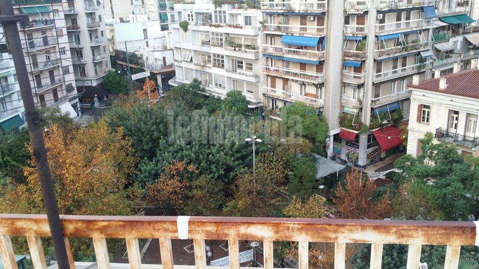  Ντοκουμέντο από τα Εξάρχεια: Ετσι εισέβαλαν στην πολυκατοικία -Γκρέμισαν τα πάντα και τσακώθηκαν στη μοιρασιά των κλοπιμαίων [εικόνες] | iefimerida.gr 7