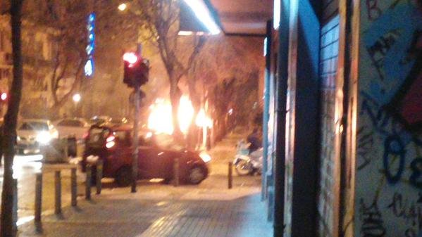 Επεισόδια στα Εξάρχεια: Μολότοφ και καμένα ΙΧ στο Πολυτεχνείο -Αντιεξουσιαστές ταμπουρώθηκαν στο Μετσόβιο [εικόνες] | iefimerida.gr 19