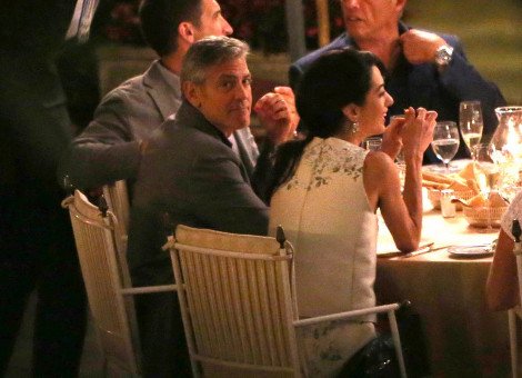 Δεν κρατιέται ο Κλούνεϊ: Σε τρυφερά ενσταντανέ με την αγαπημένη του [εικόνες] | iefimerida.gr 1