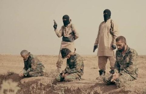 Ντοκουμέντο απόλυτης φρίκης: Τo πιο ανατριχιαστικό βίντεο που κυκλοφόρησε μέχρι σήμερα το ΙSIS [εικόνες]  | iefimerida.gr 6