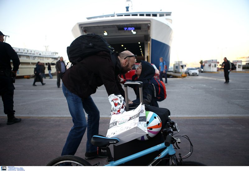 Κορυφώνεται η έξοδος των εκδρομέων: «Βουλιάζουν» τα λιμάνια -Αυξημένη κίνηση στις εθνικές οδούς [εικόνες] | iefimerida.gr 2