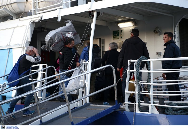 Κορυφώνεται η έξοδος των εκδρομέων: «Βουλιάζουν» τα λιμάνια -Αυξημένη κίνηση στις εθνικές οδούς [εικόνες] | iefimerida.gr 4