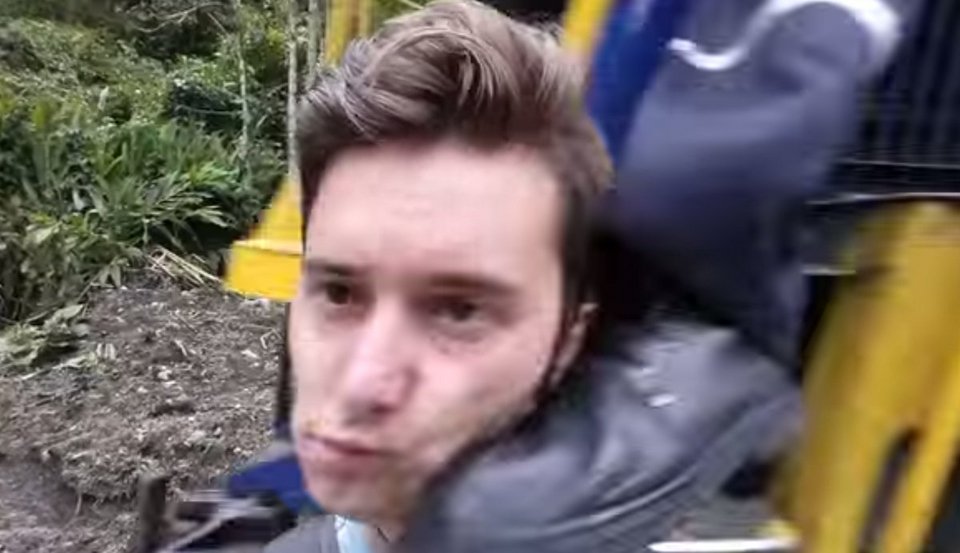 Οι 7 πιο απίστευτες selfies του κόσμου - Μετά από πτώση αεροπλάνου, μέσα σε ηφαίστειο [εικόνες] | iefimerida.gr 0