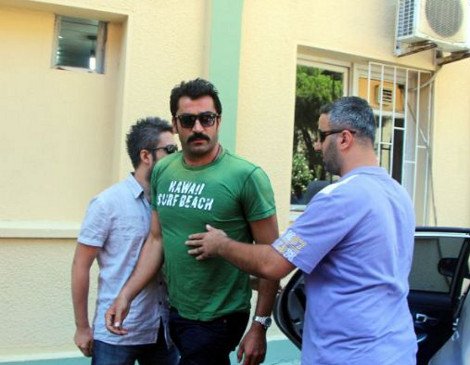 Η στιγμή της σύλληψης του Εζέλ για χρήση ναρκωτικών [εικόνες & βίντεο] | iefimerida.gr 0