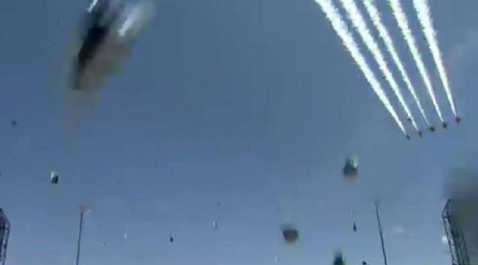 Συνετρίβη μαχητικό των ΗΠΑ σε τελετή αποφοίτησης -Παρουσία του Ομπάμα [εικόνα] | iefimerida.gr 0