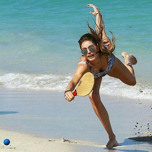 Δέκα σέξι καλλονές με καυτά μαγιό απολαμβάνουν το πρώτο τους μπάνιο [εικόνες]   | iefimerida.gr 1