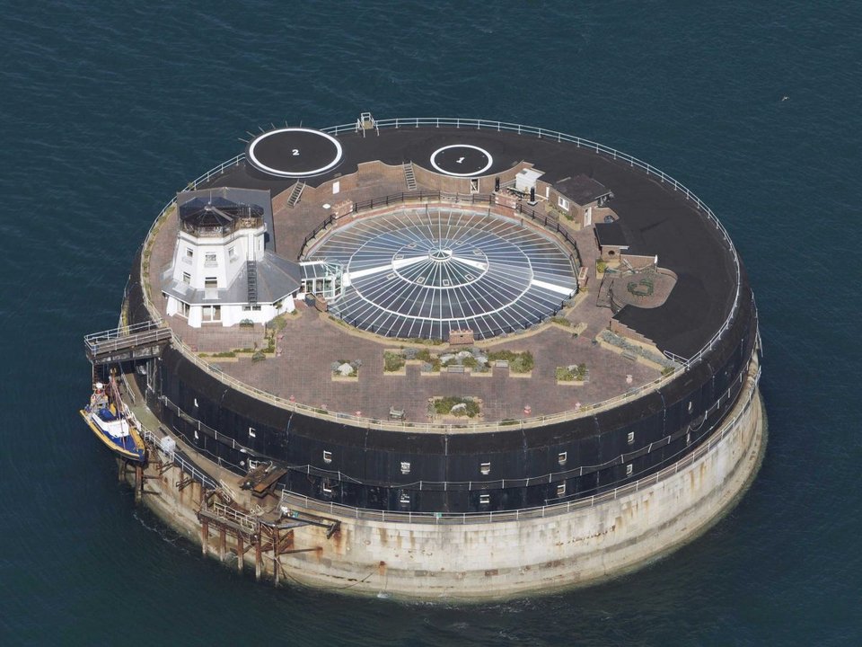 Ελικοδρόμιο, σουίτες και εμπορικό κέντρο – Ενα πρώην φρούριο έγινε πολυτελές ξενοδοχείο [εικόνες]  | iefimerida.gr 3