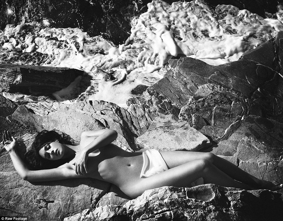 Κέιτ Μος, Σαρλίζ Θερόν, Μέριλιν Μονρόε: Γυναίκες-θρύλοι σε αξέχαστες φωτογραφίες [εικόνες]  | iefimerida.gr 2