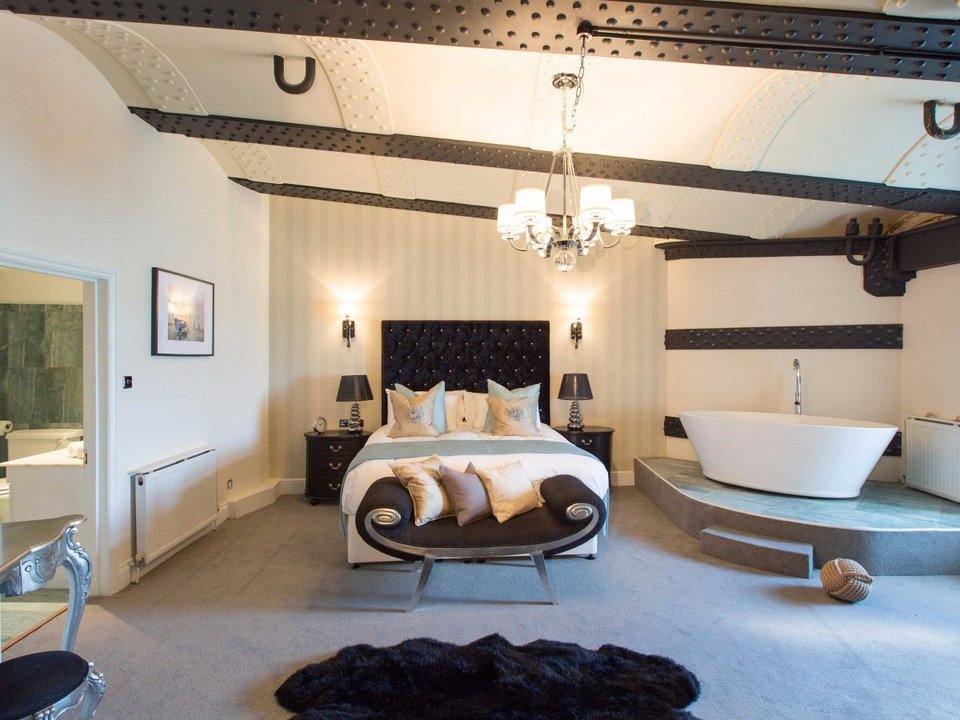 Ελικοδρόμιο, σουίτες και εμπορικό κέντρο – Ενα πρώην φρούριο έγινε πολυτελές ξενοδοχείο [εικόνες]  | iefimerida.gr 4