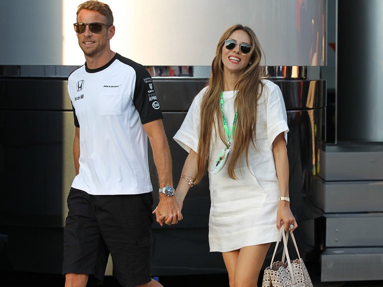 Υπνώτισαν διάσημο πιλότο της Formula 1 και του έκλεψαν 400.000 ευρώ από το σπίτι [εικόνες] | iefimerida.gr 2