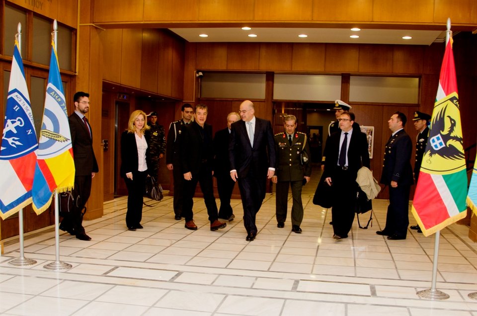 Το Ποτάμι στα άδυτα του Πενταγώνου –Οταν ο Θεοδωράκης ύμνησε τον Δένδια [εικόνες] | iefimerida.gr 1