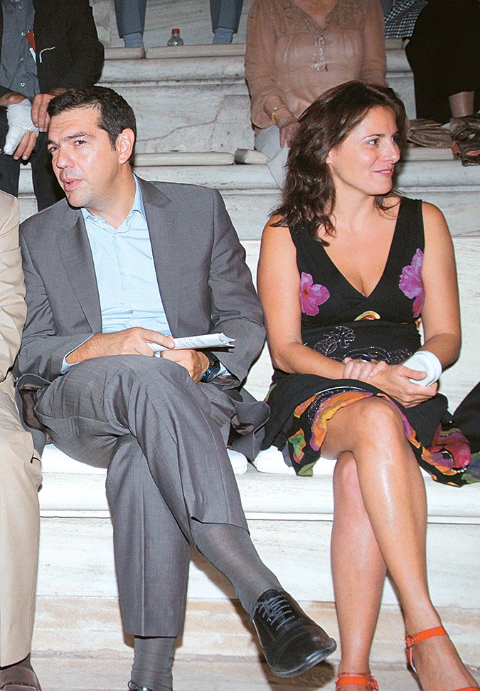 Η ταπεινή κυρία Τσίπρα μιλάει για τη νέα της ιδιότητα [εικόνες] | iefimerida.gr 9