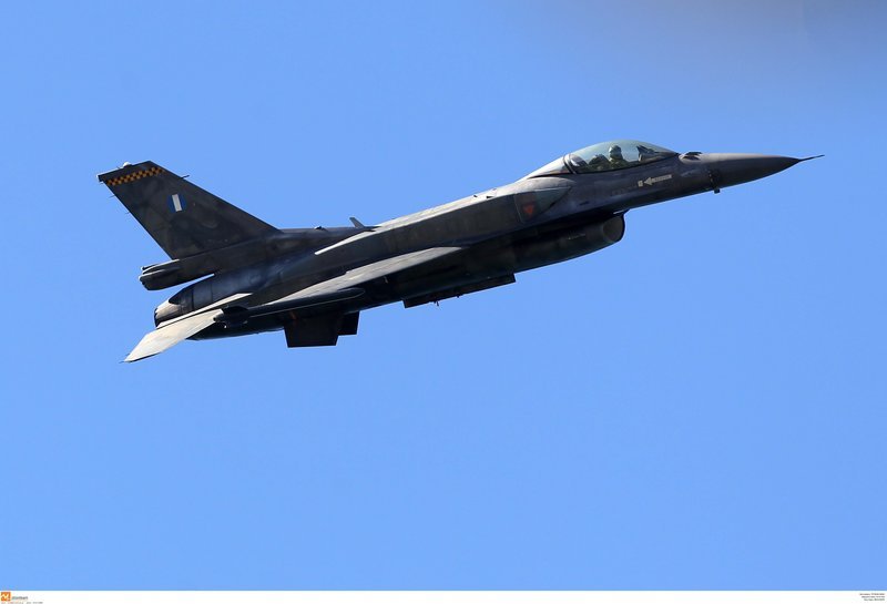 Κάθε χρόνο και πιο εντυπωσιακές είναι οι πτήσεις των F-16