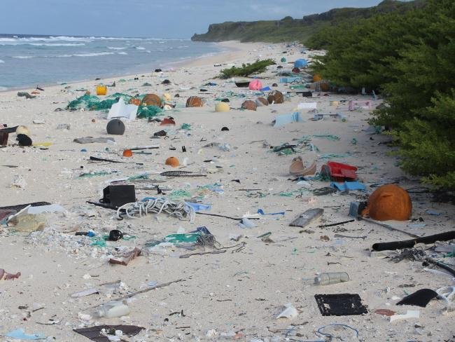 Το πιο βρώμικο νησί στον κόσμο: 37 εκατ. πλαστικά κομμάτια σκουπιδιών [εικόνες & βίντεο] | iefimerida.gr 1