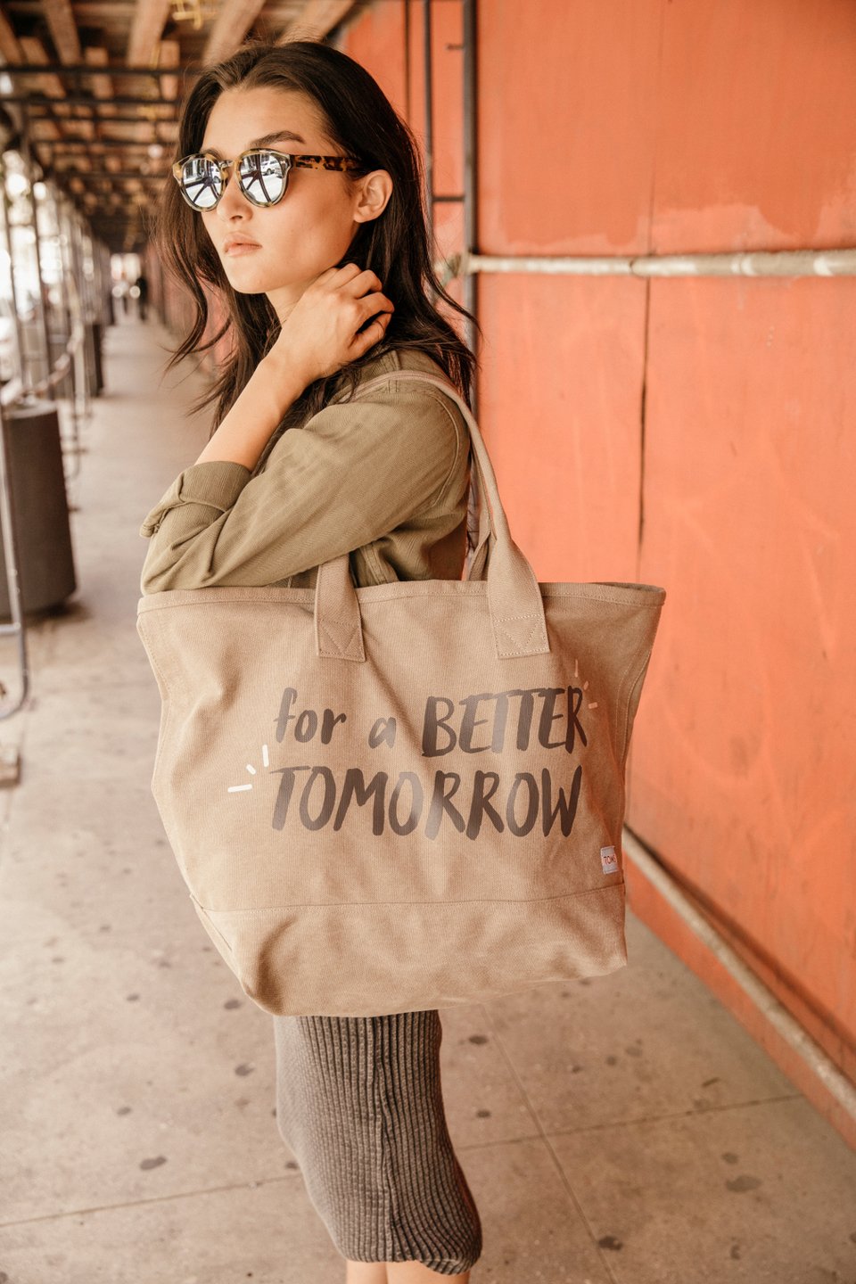 Γούνινα, μάλλινα, δερμάτινα -Τα TOMS «φόρεσαν» τα χειμωνιάτικά τους [εικόνες] | iefimerida.gr 12