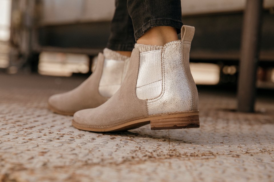 Γούνινα, μάλλινα, δερμάτινα -Τα TOMS «φόρεσαν» τα χειμωνιάτικά τους [εικόνες] | iefimerida.gr 2