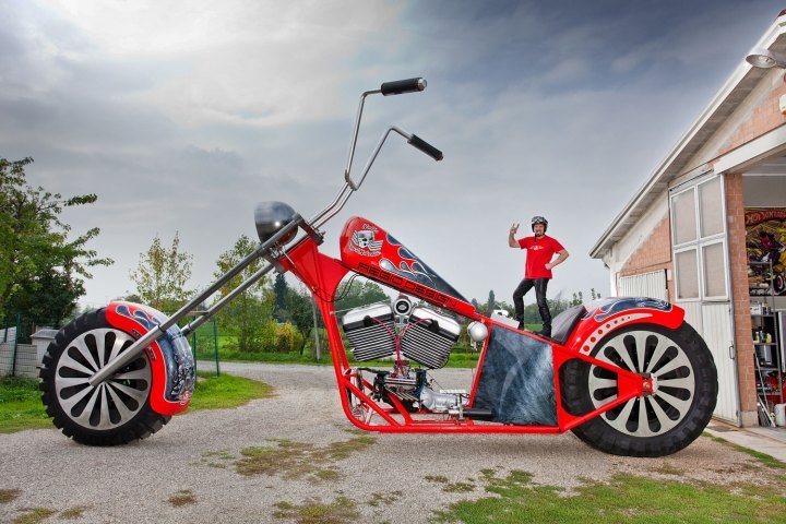 Ο Μπολτ με γόβες, ο σκύλος μινιατούρα και μία κατσίκα με σκέιτμπορντ – Η τρέλα πάει στο βιβλίο Γκίνες με τα νέα ρεκόρ [εικόνες] | iefimerida.gr 7