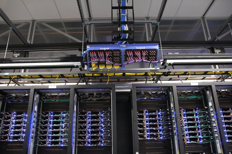 Μια βόλτα στο νέο κέντρο αποθήκευσης δεδομένων της Facebook -Εκεί που είναι αποθηκευμένες όλες οι φωτογραφίες μας [εικόνες] | iefimerida.gr 1