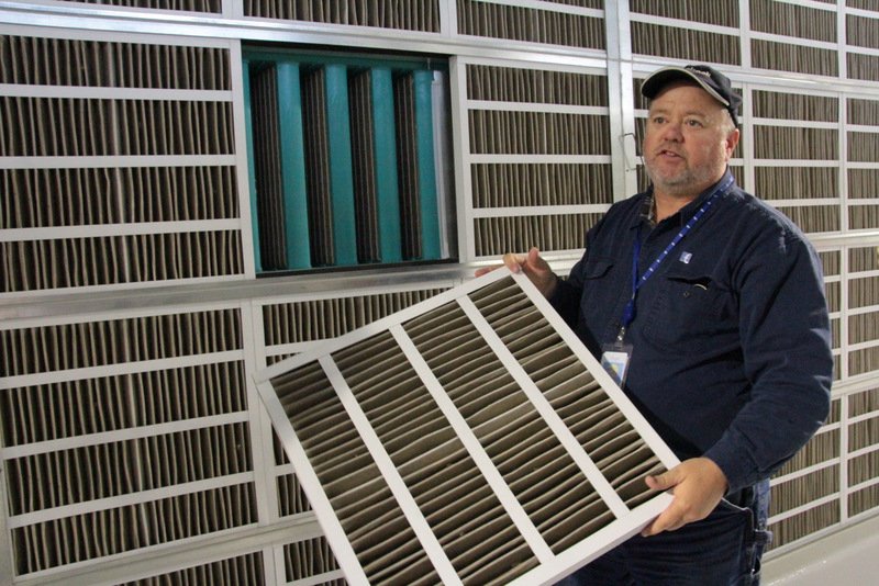 Μια βόλτα στο νέο κέντρο αποθήκευσης δεδομένων της Facebook -Εκεί που είναι αποθηκευμένες όλες οι φωτογραφίες μας [εικόνες] | iefimerida.gr 7