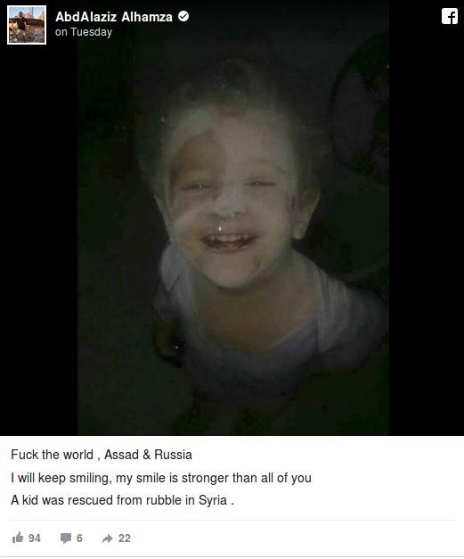 Η φωτογραφία με το χαμόγελο μικρού παιδιού, σκονισμένο, στα ερείπια, μετά από βομβαρδισμό [εικόνες] | iefimerida.gr 0