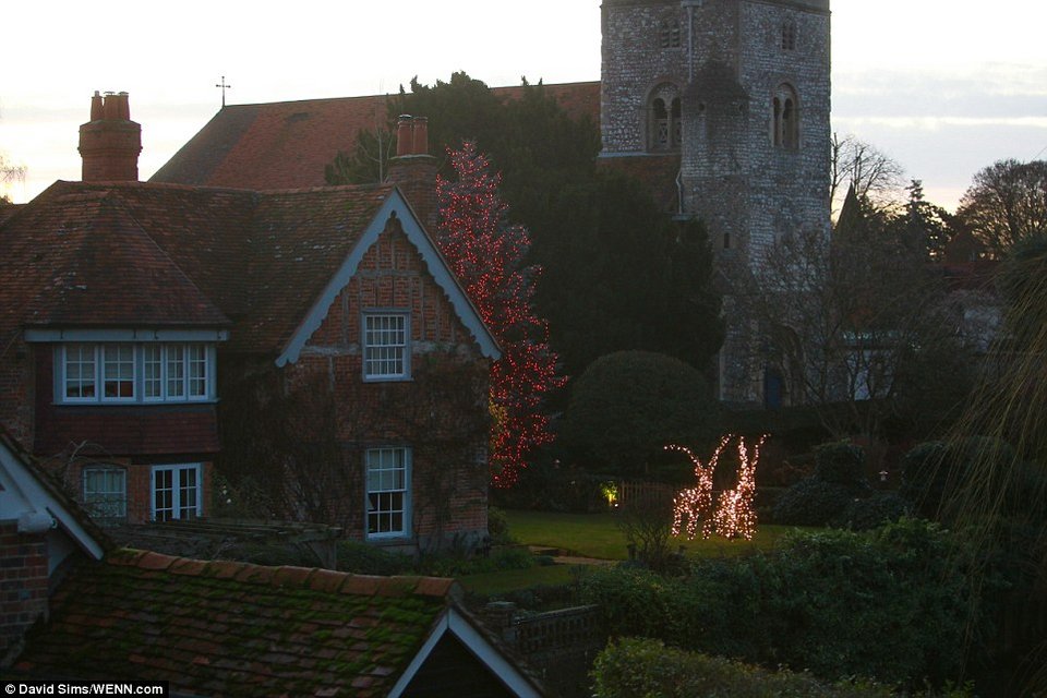 Ο άνθρωπος που βρήκε νεκρό τον Τζορτζ Μάικλ -«Δεν θα πάψεις ποτέ να μου λείπεις» [εικόνες] | iefimerida.gr 6