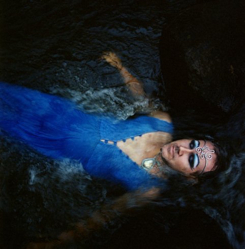 Faerieland: Η άγνωστη γκέι αγροτική κοινότητα της Αυστραλίας που παρέχει ένα ασφαλές καταφύγιο [εικόνες]  | iefimerida.gr 0