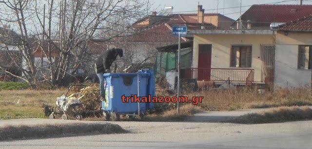 Τρίκαλα: Ανθρωπος έχει μπει ολόκληρος στον κάδο για λίγο φαγητό [εικόνες] | iefimerida.gr 1