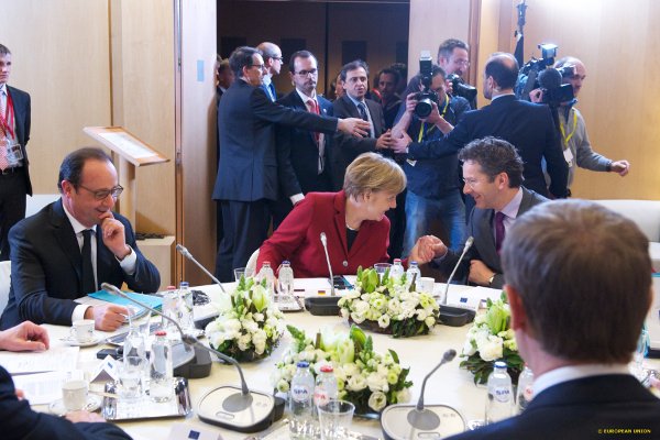 Ο γαλάζιος φάκελος με τα μέτρα -Τον έδωσε ο Αλέξης Τσίπρας στους εταίρους [εικόνες] | iefimerida.gr 1