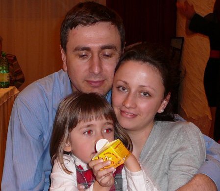 Μολδαβός βουλευτής κλαίει δημόσια και ζητάει συγνώμη από τη γυναίκα του [βίντεο] | iefimerida.gr 2