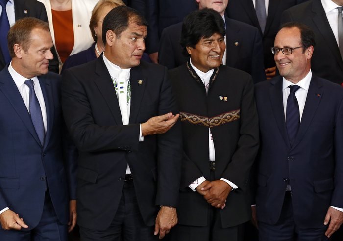 Αγκαλιές, αστεία και ένα τρυφερό φιλί στην Μέρκελ - Τα παρασκήνια της Συνόδου Κορυφής [εικόνες] | iefimerida.gr 3