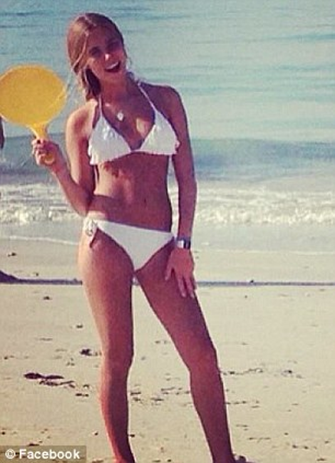 «Πόρτα» της L'Oreal στην οπαδό του Βελγίου έπειτα από φωτογραφία με νεκρό ζώο σε σαφάρι στην Αφρική [εικόνες] | iefimerida.gr 1