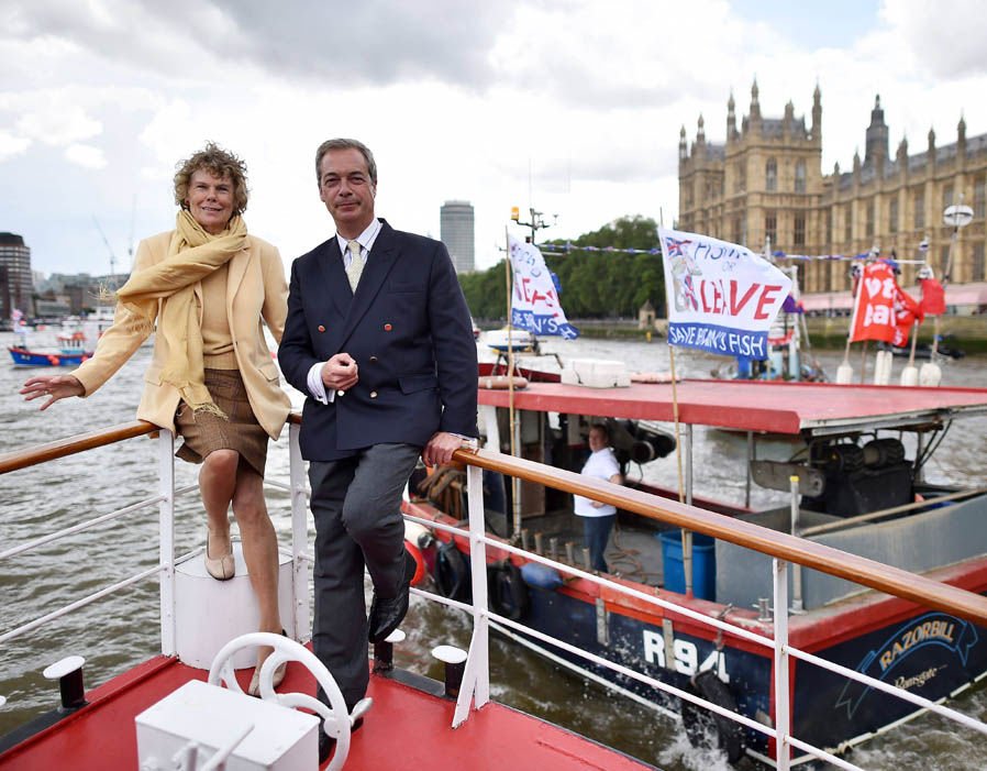 Ναυμαχία στον Τάμεση των υποστηρικτών του «ναι» και του «όχι» [εικόνες & βίντεο]  | iefimerida.gr 4