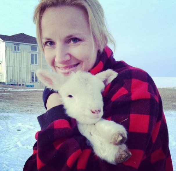 Αυτή είναι η νέα μόδα στις Selfies: Ιρλανδοί αγρότες έβαλαν τα γυαλιά στο Facebook [εικόνες] | iefimerida.gr 7