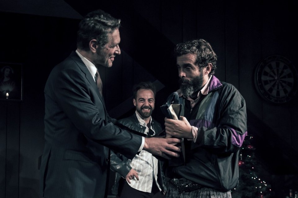 H νέα πρόκληση του Μαρκουλάκη επί σκηνής -Με μούσια, τυφλός και μέθυσος [εικόνες]  | iefimerida.gr 3