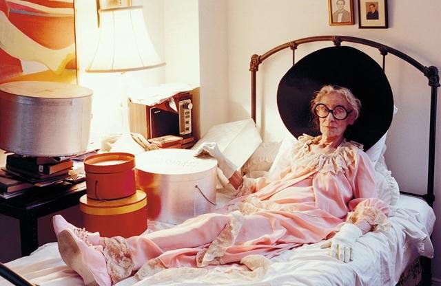 Εκκεντρικές γιαγιάδες βάζουν τα γυαλιά στον στυλιστικό μοδάτο χυλό των νεότερων [εικόνες]  | iefimerida.gr 0