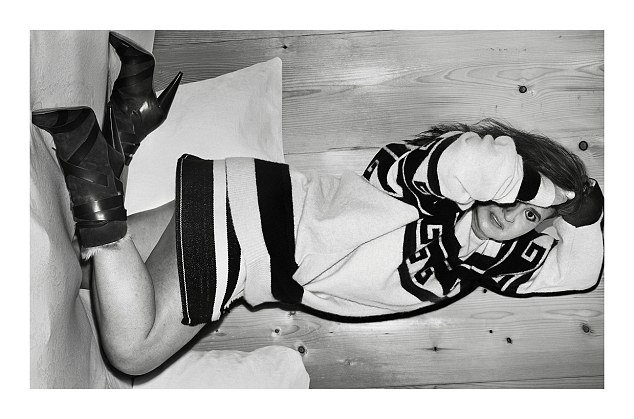 Στυλίστρια διακωμωδεί τα «τέλεια» μοντέλα: Μια καθημερινή γυναίκα πρωταγωνιστεί στις διαφημίσεις μεγάλων οίκων μόδας [εικόνες] | iefimerida.gr 6