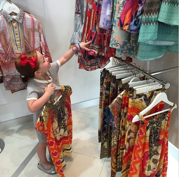 Φρενίτιδα στην Αυστραλία για την 3χρονη κοκκινομάλλα fashionista: Τη σέρνουν από show σε show [εικόνες] | iefimerida.gr 13