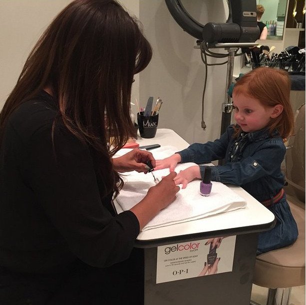 Φρενίτιδα στην Αυστραλία για την 3χρονη κοκκινομάλλα fashionista: Τη σέρνουν από show σε show [εικόνες] | iefimerida.gr 18